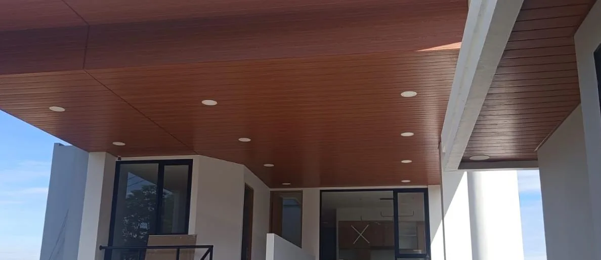 Hasil pemasangan plafon PVC motif kayu oleh Java Karya Nusantara
